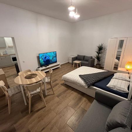 Paris Apartments Катовице Екстериор снимка