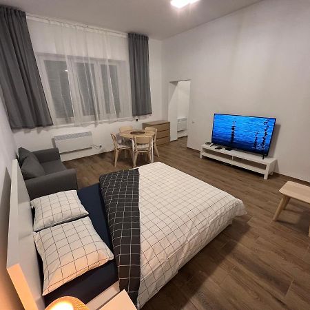 Paris Apartments Катовице Екстериор снимка