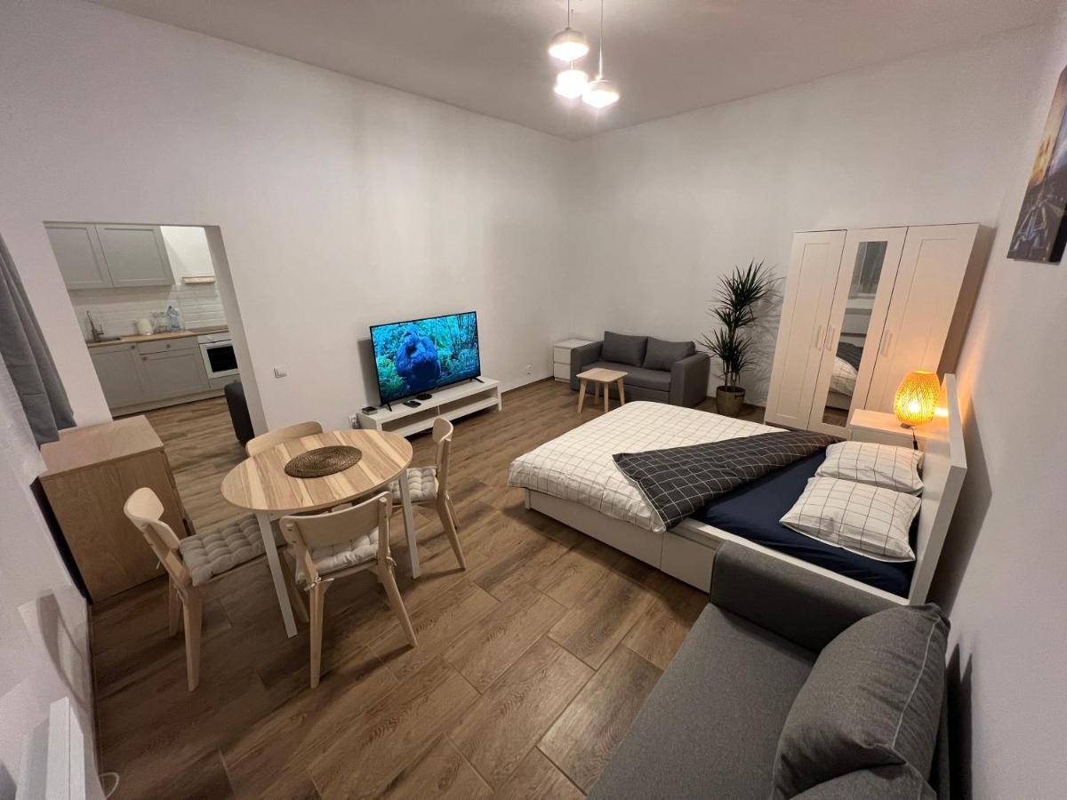 Paris Apartments Катовице Екстериор снимка